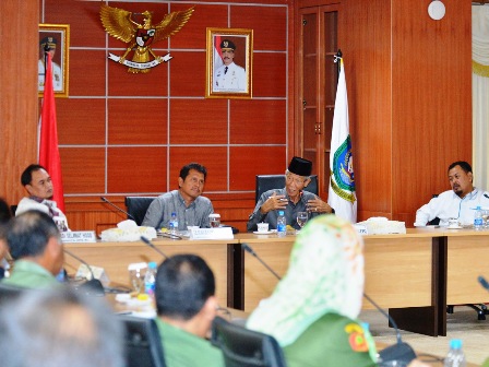 Pertemuan Gubernur dengan DPD dan DPR RI Dapil Kepri.JPG